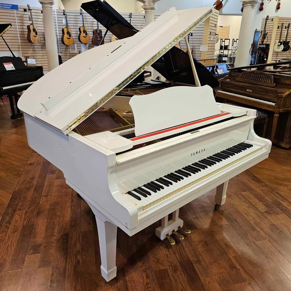 Yamaha G1 5 3\ Grand Piano (bíléYamaha G1 5 3\ Grand Piano (bílé  